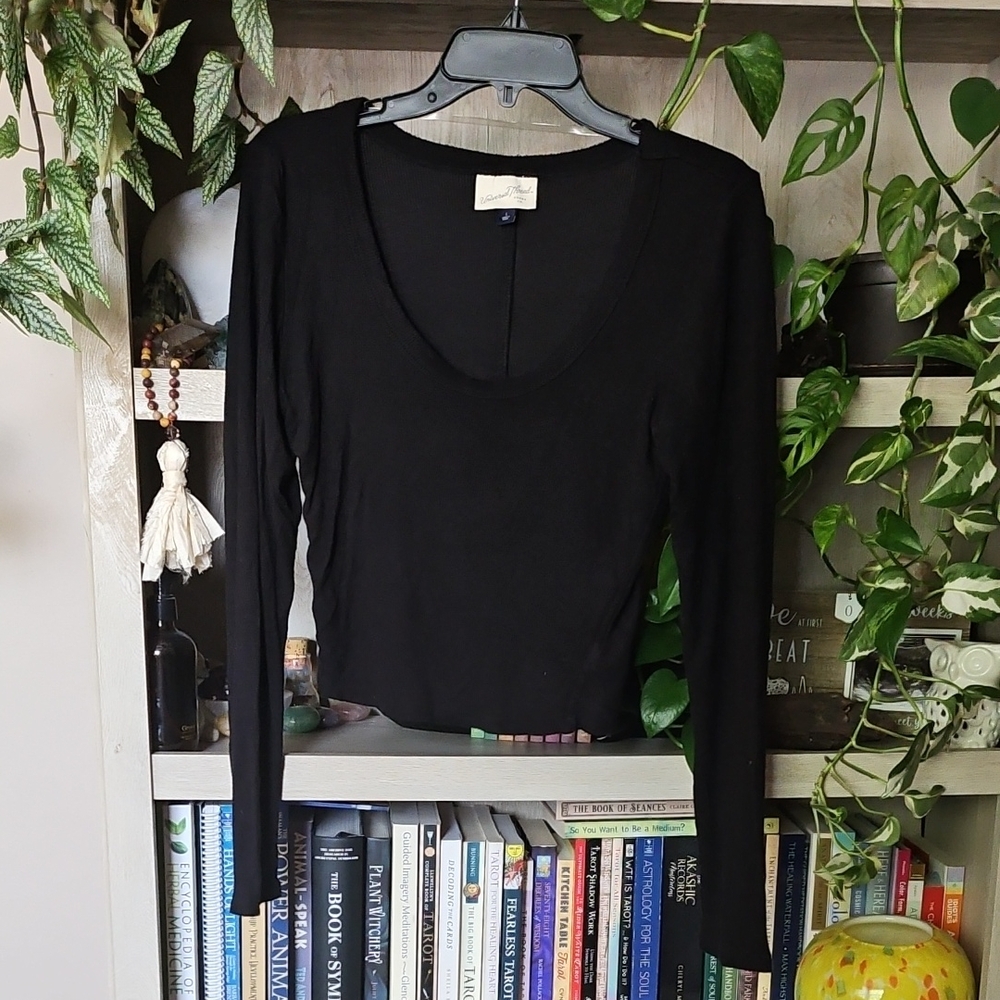 Universal Thread Ribbed Crop